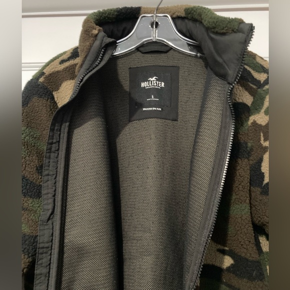 Hollister Camo Sherpa Fleece Jacket, NWOT Men’s Small - Picture 6 of 11